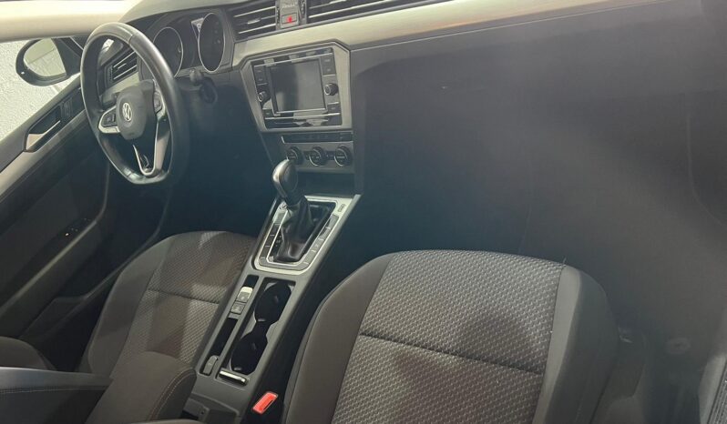 
								VOLKSWAGEN Passat Variant 1.6 TDI DSG full									
