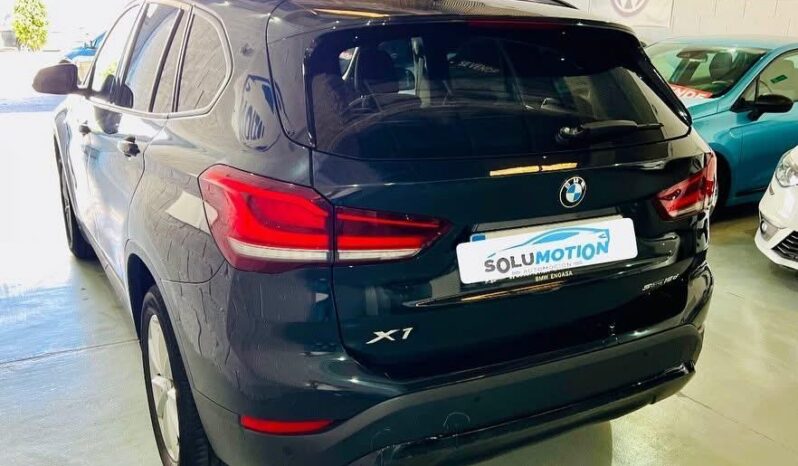 
								BMW X1 sDrive16d full									