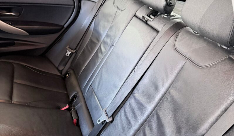 
								BMW Serie 3 318d Gran Turismo full									