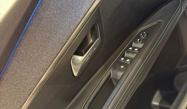 
								PEUGEOT 3008 1.5 BlueHDi SS Allure EAT8 full									