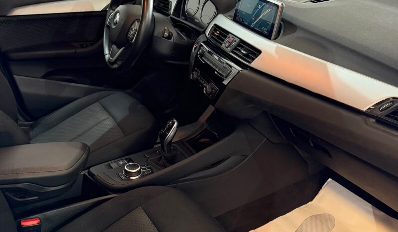 
								BMW X1 sDrive16d full									
